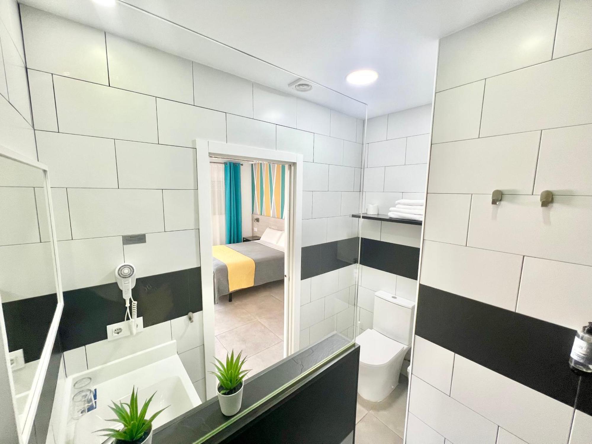 Dori Rooms Hostal Тарифа Экстерьер фото