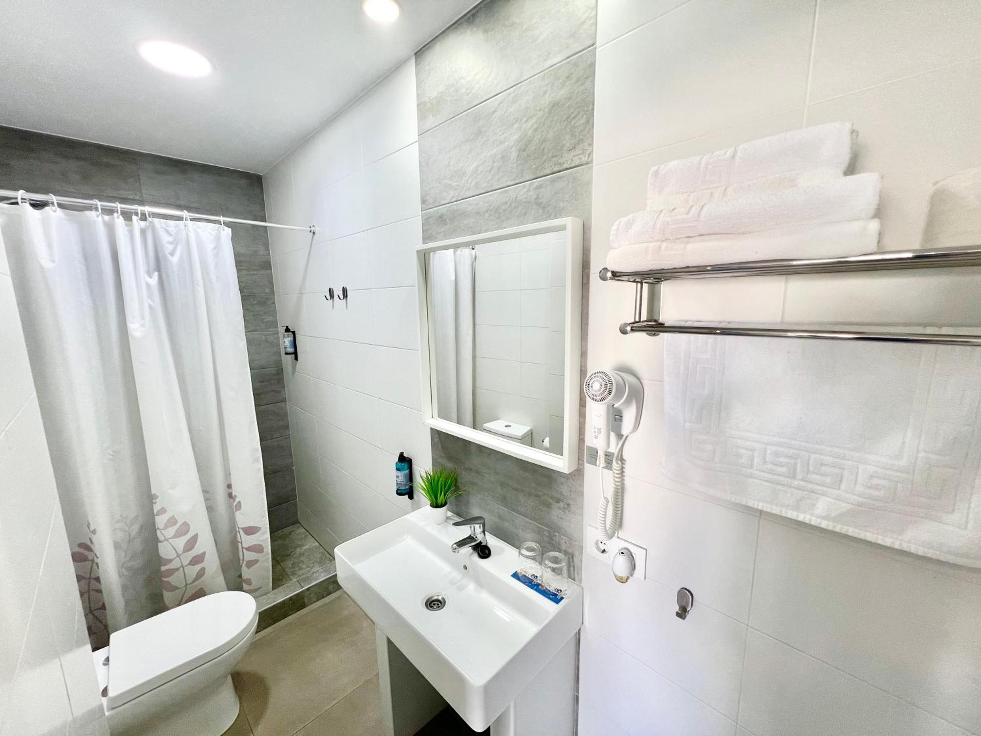 Dori Rooms Hostal Тарифа Экстерьер фото
