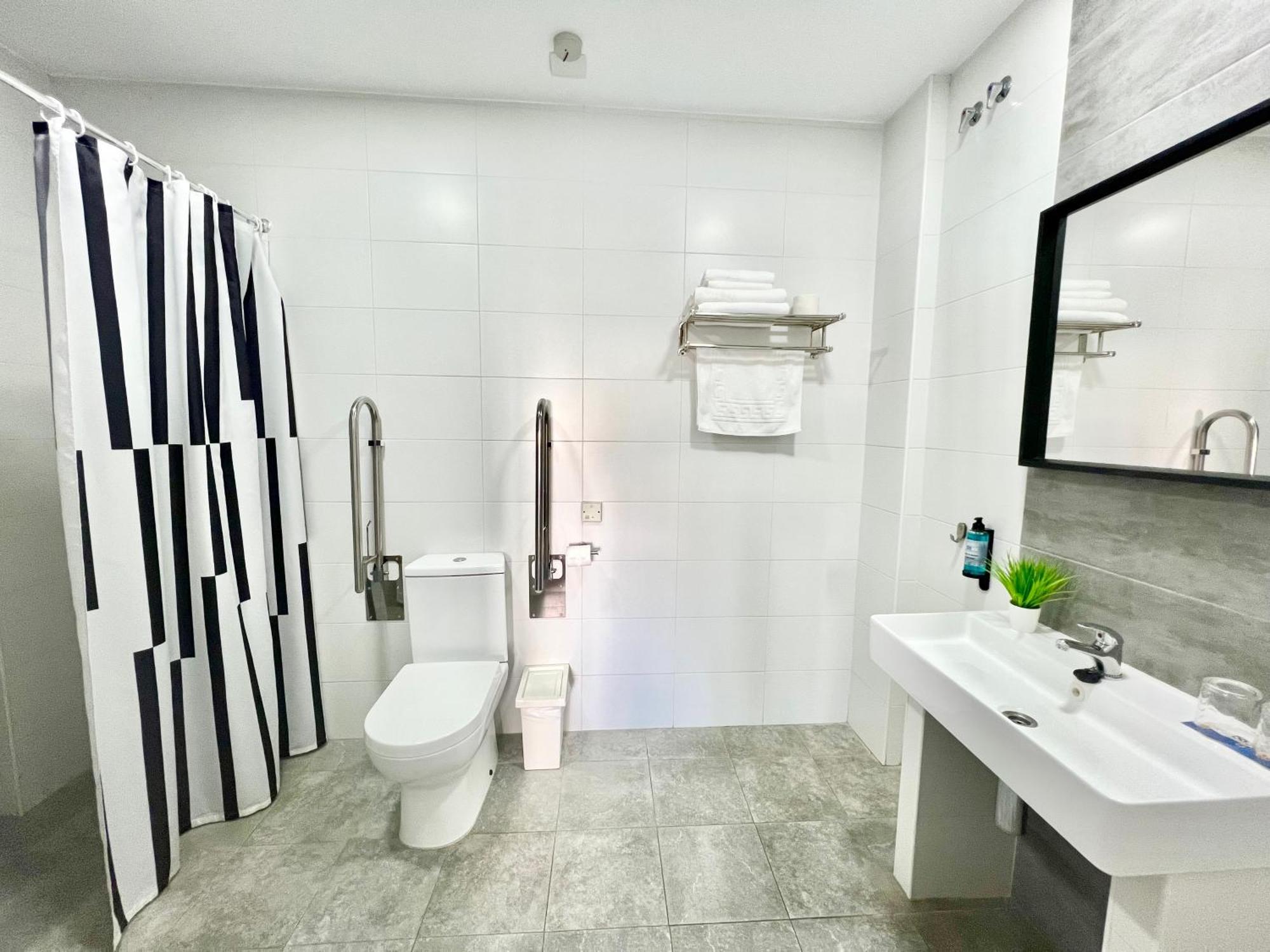Dori Rooms Hostal Тарифа Экстерьер фото